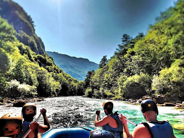 Rafting in the Tara canyon